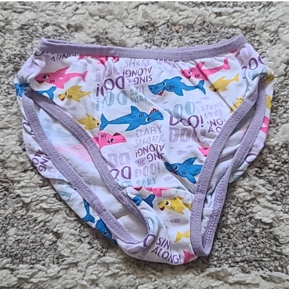 10 for $25 - Pink Fong Baby Shark Girls 2T Underwear (5 pairs) - Picture 10 of 11
